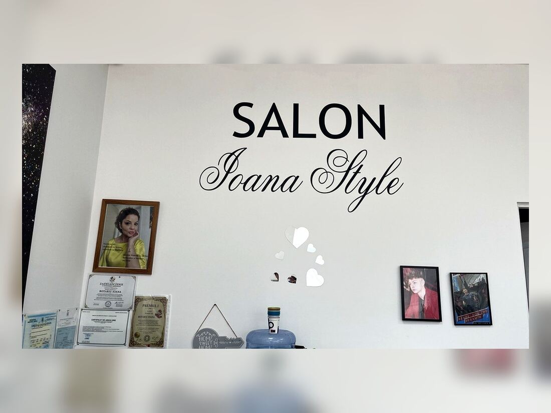 Salon Ioana Style wall logo