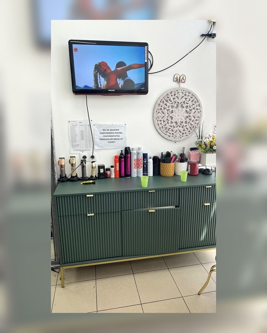 Salon Ioana Style products and tools