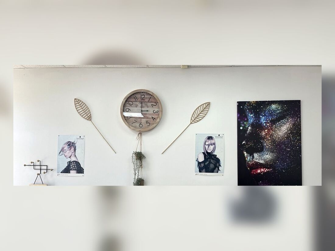 Salon Ioana Style wall decor