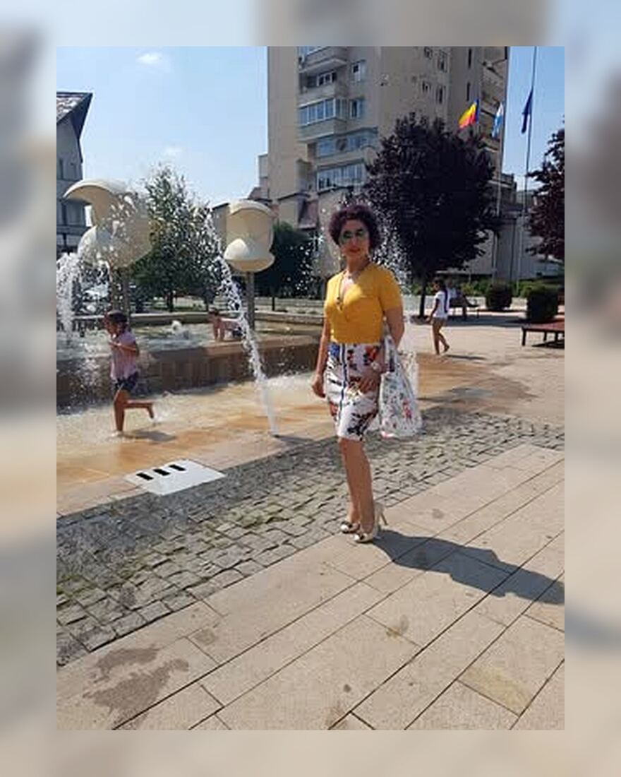 Ioana in front of Salon Ioana Style